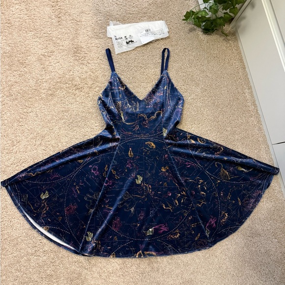 Blackmilk Dresses & Skirts - BLACKMILK BLUE GOLD NWT SIZE M PLANISPHERE MINI VELVET STRAPPY DRESS